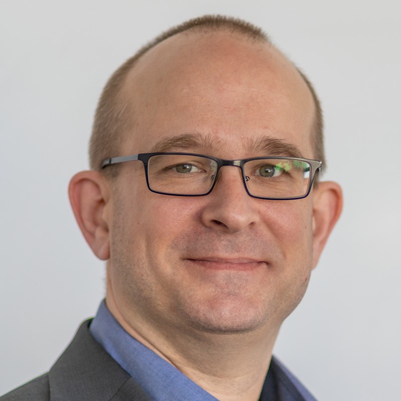 Dr. Arne Lübber, Contract Manager